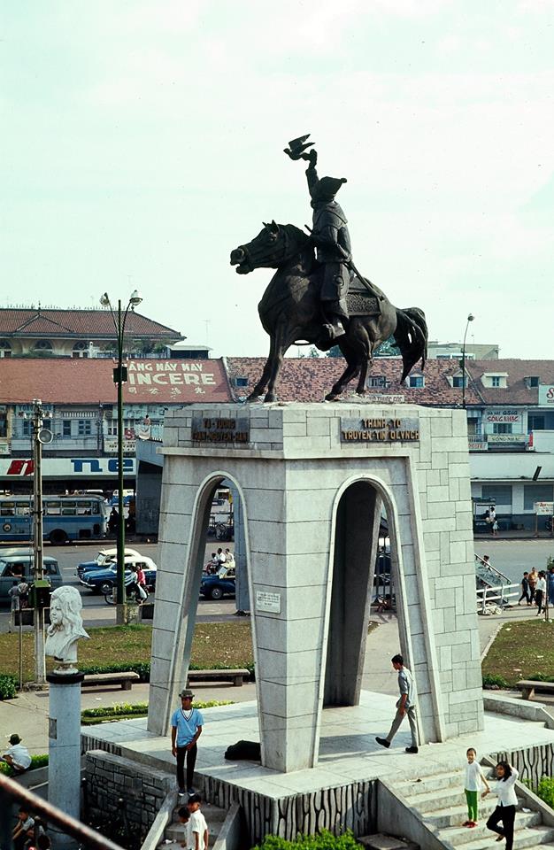 Saigon Statue